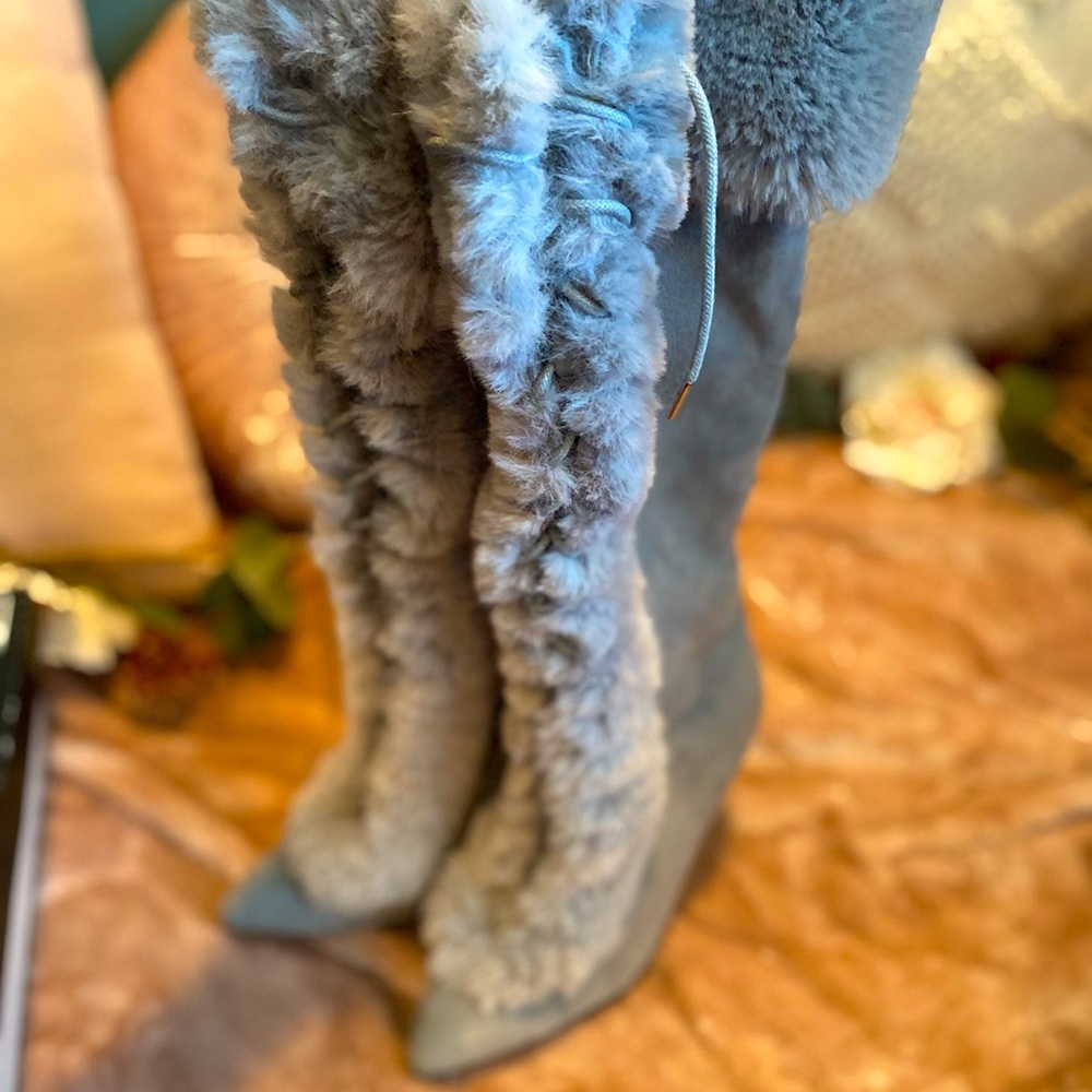 Beautiful gray fur boots size 7